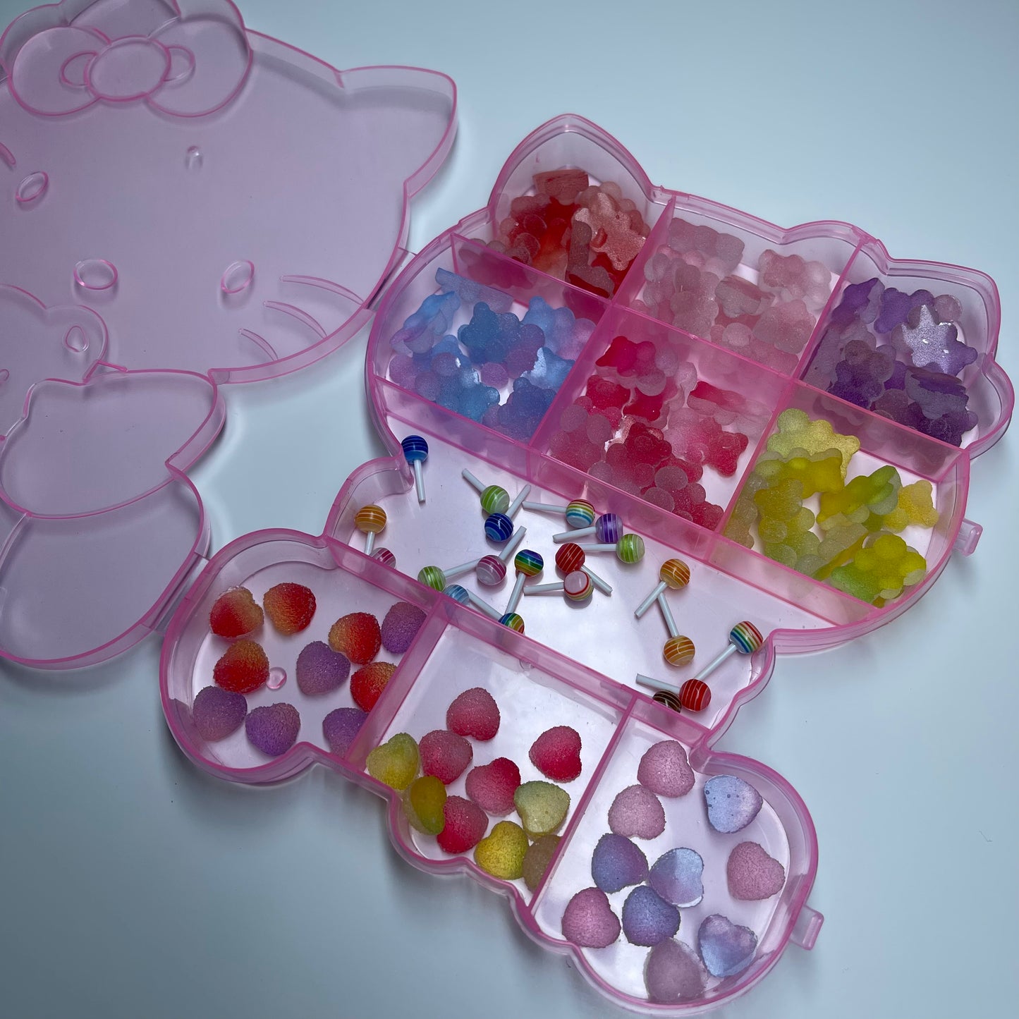 Hello kitty charm kit ( candy )